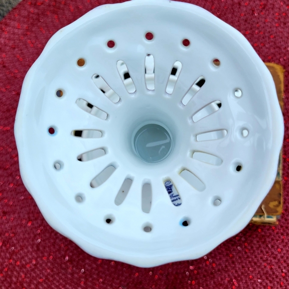 Vintage Porcelain Treasures compote pedestal dish - Picture 6 of 8